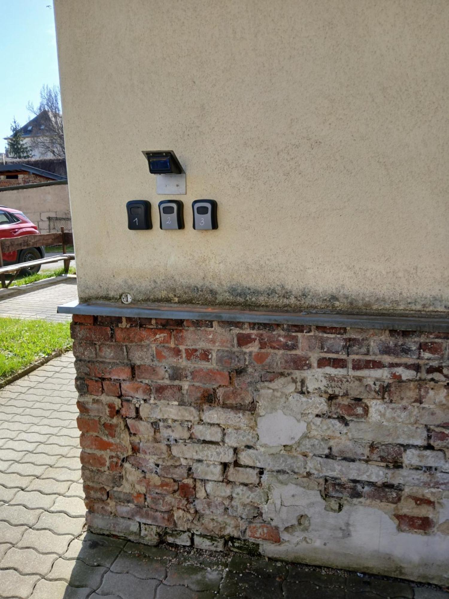 70 Qm Ferienwohnung Mit 2 Schlafzimmern Цвікау Екстер'єр фото